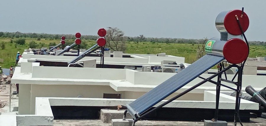 Chauffe-eau solaire hôpital de Touba